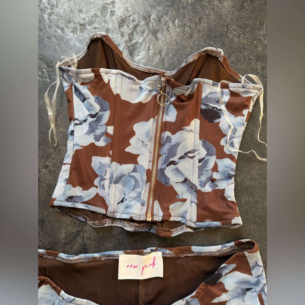 Floral Set - Picture 3 of 6